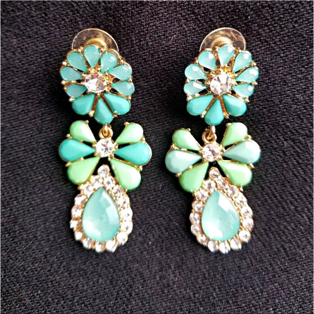 Host Pick!! Amazing statement earrings